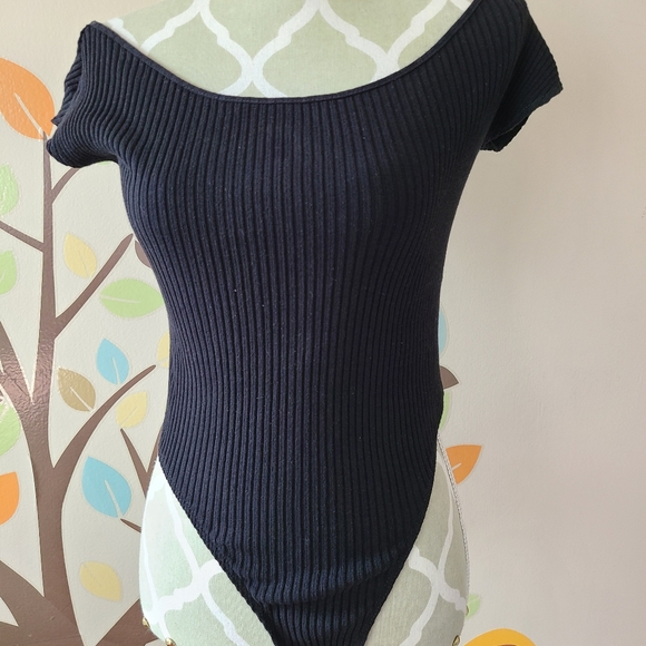 Zara Ribbed Bodysuit - Picture 2 of 5